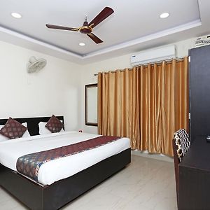 Hotel Sahu Near Kashi Vishwanath Temple Gate